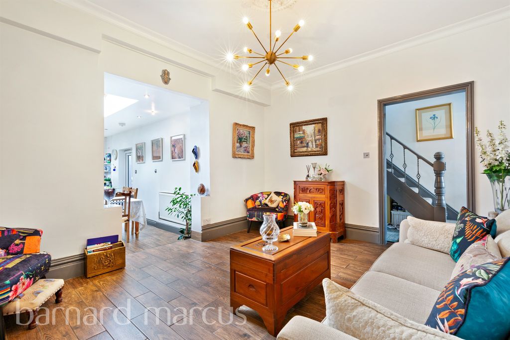 Property photo 3 of 13