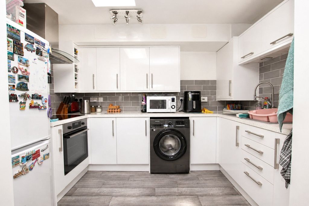 Property photo 2 of 10 Picture No. 01