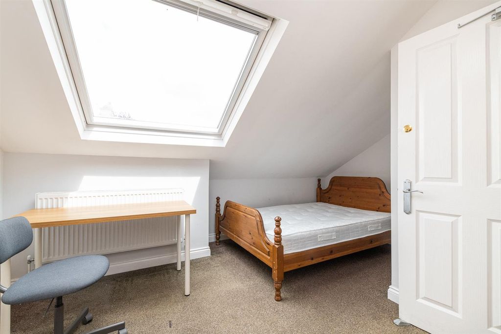 Property photo 3 of 18 E1Ecc30c-711E-4Ffc-B63d-3Acb161999Bc.Jpeg