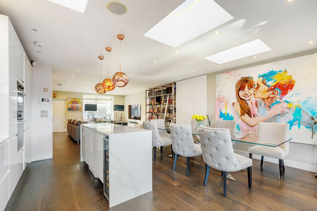 Property photo 3 of 18