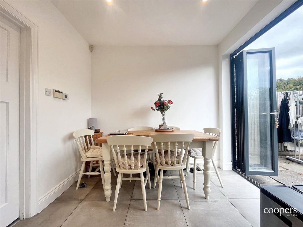 Property photo 3 of 11 Dining Area.Jpg