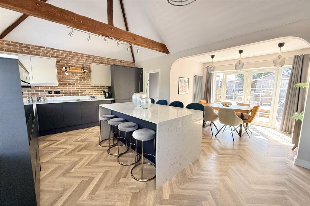 Property photo 3 of 26 Kitchen/B'fast Room