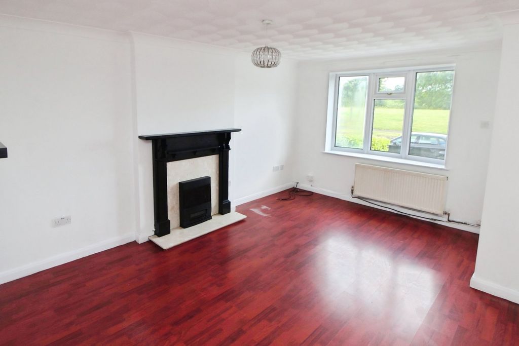 Property photo 2 of 8 Picture No. 12