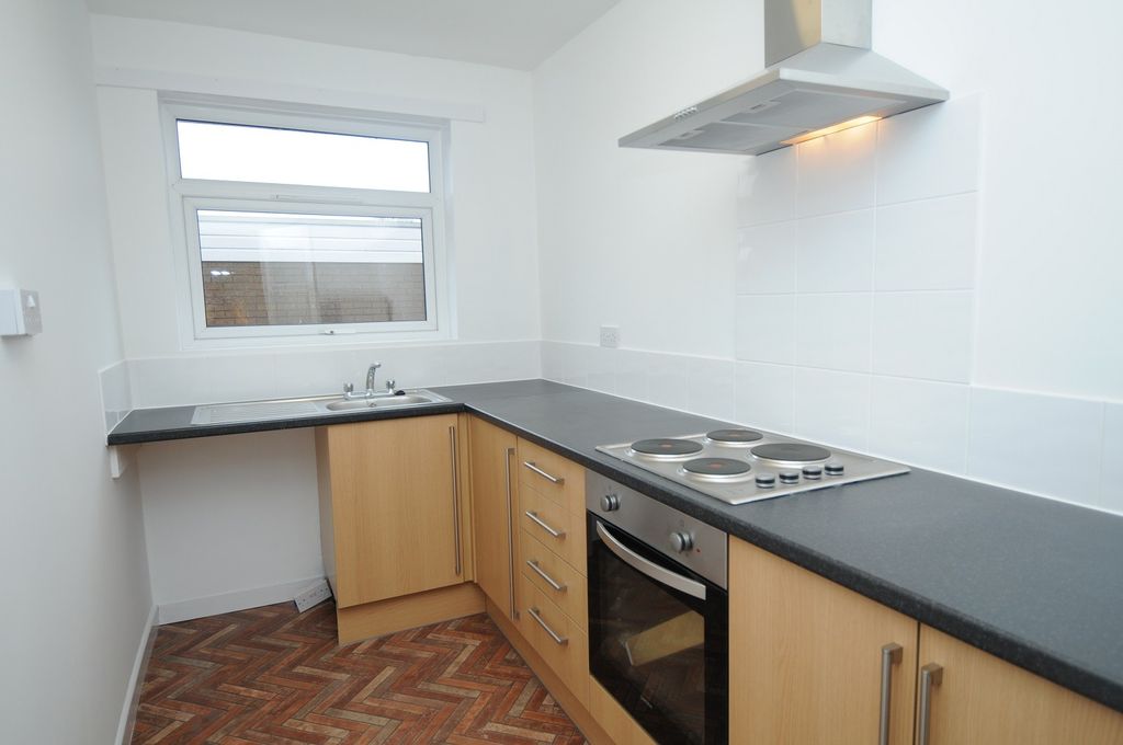 Property photo 3 of 5 Kitchen