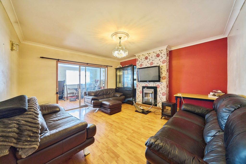 Property photo 2 of 16 Pbox-Img.Jpg