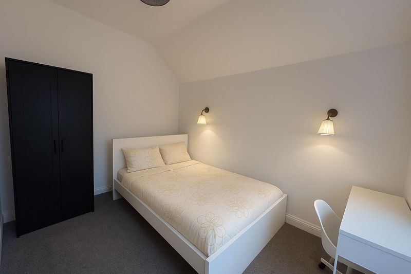 Property photo 3 of 6 Photo 5