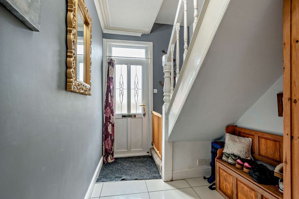 Property photo 2 of 41