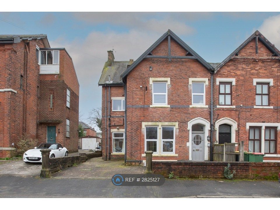 Property photo 2 of 12