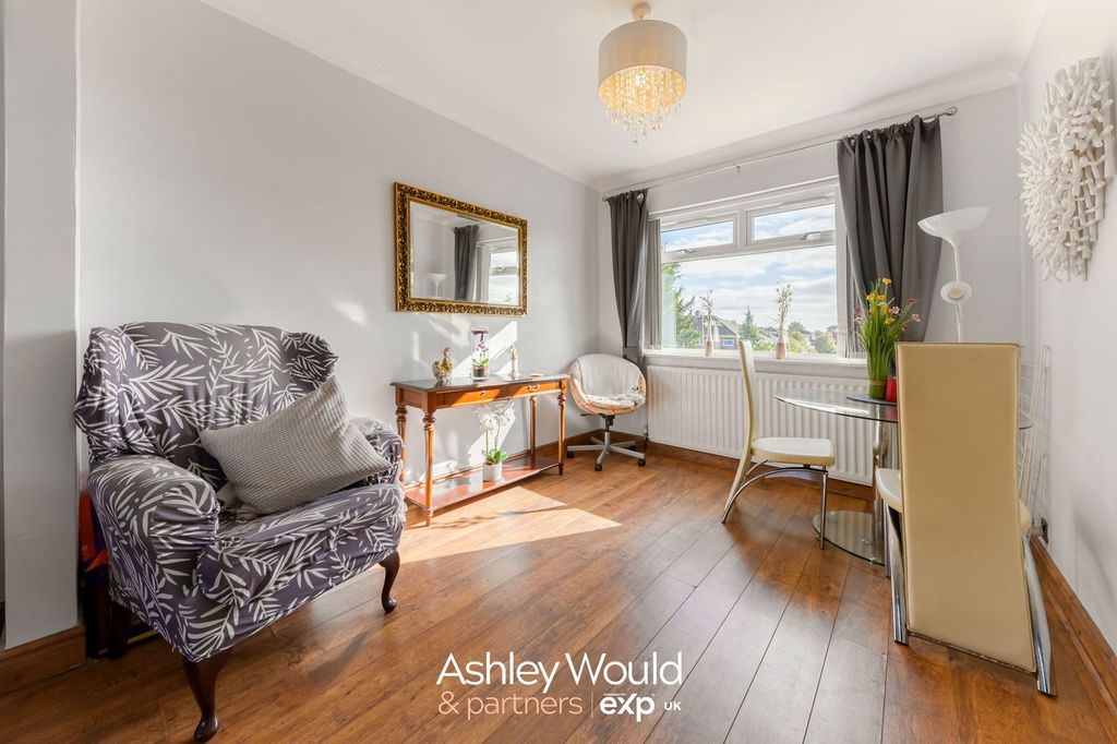 Property photo 2 of 21