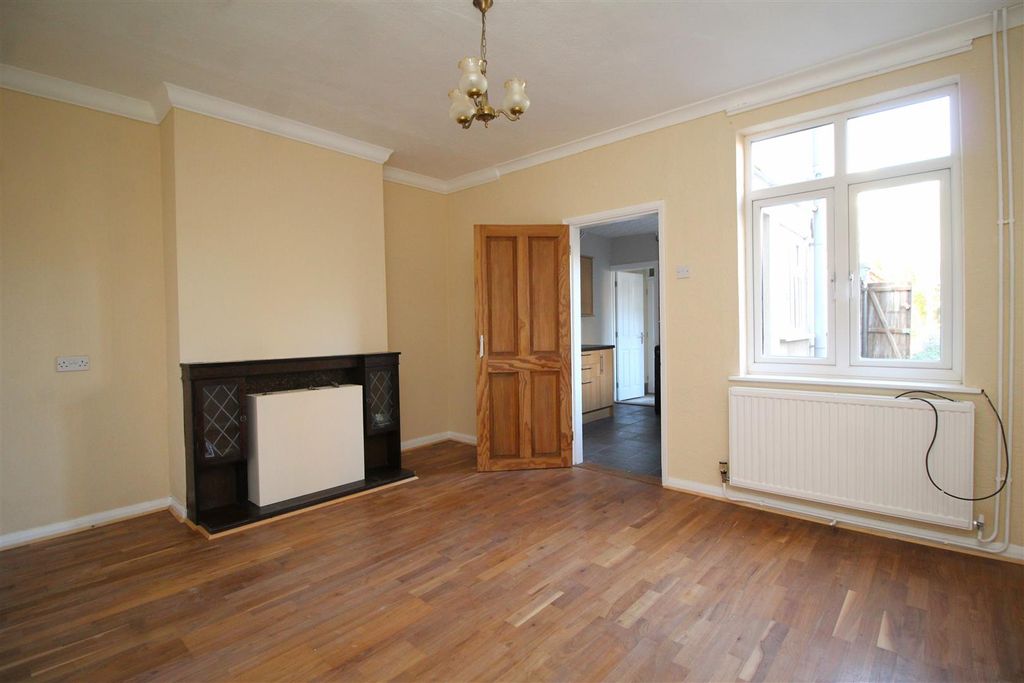 Property photo 2 of 16 Dining Room .Jpg