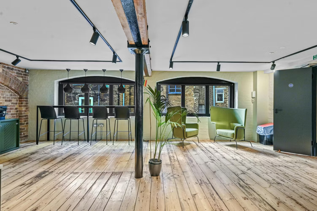 Property photo 1 of 3