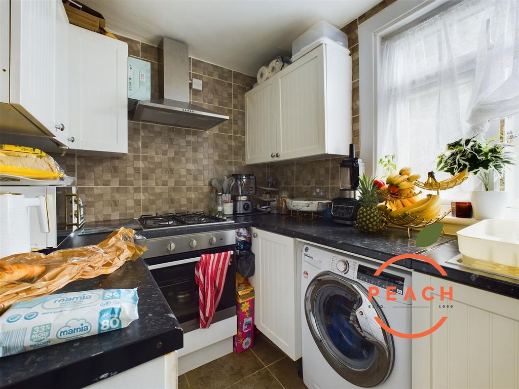 Property photo 3 of 11 Cam04237G0-Pr0034-Still003.Jpg
