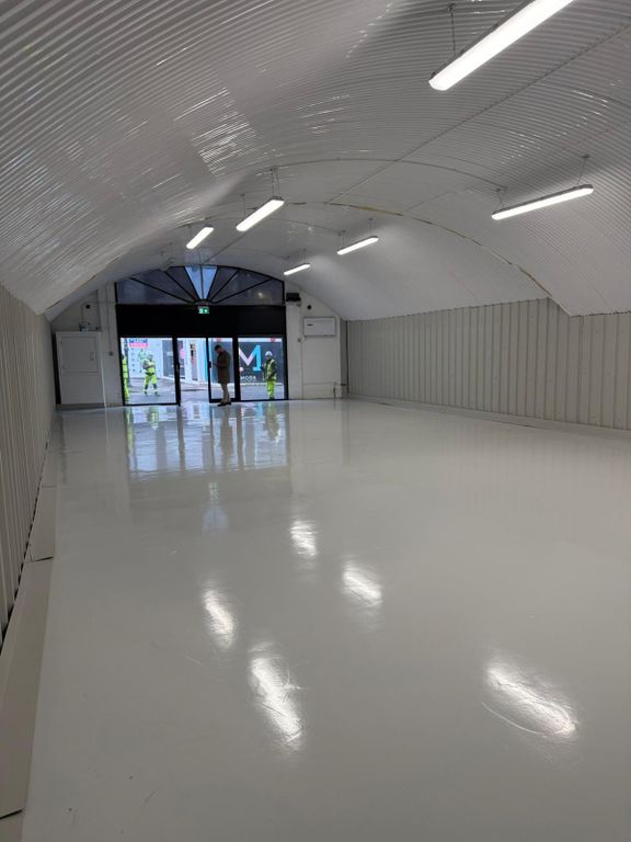 Property photo 2 of 2 An Empty Arch With White Lining