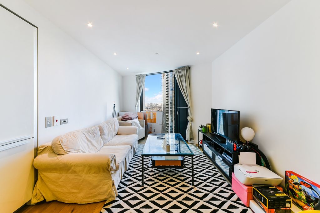 Property photo 3 of 10 The Strata, 2111 (7)