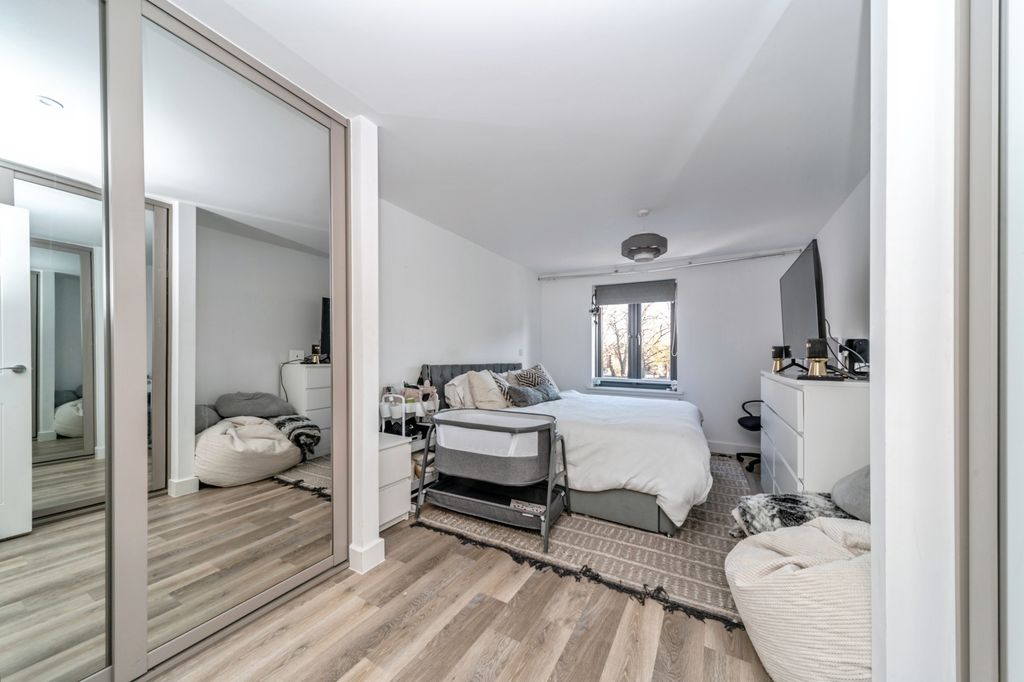 Additional image 8 of 2 bed flat for saleLinden Road, Bedford MK40