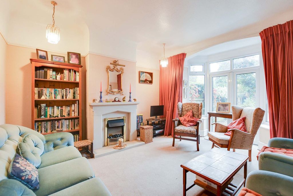 Property photo 3 of 23