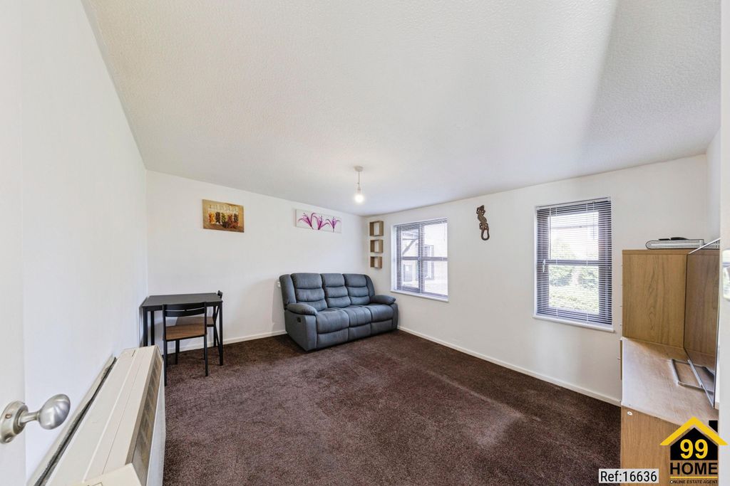 Property photo 2 of 20 Photo 1