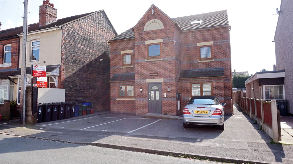 Property photo 1 of 5 Externally