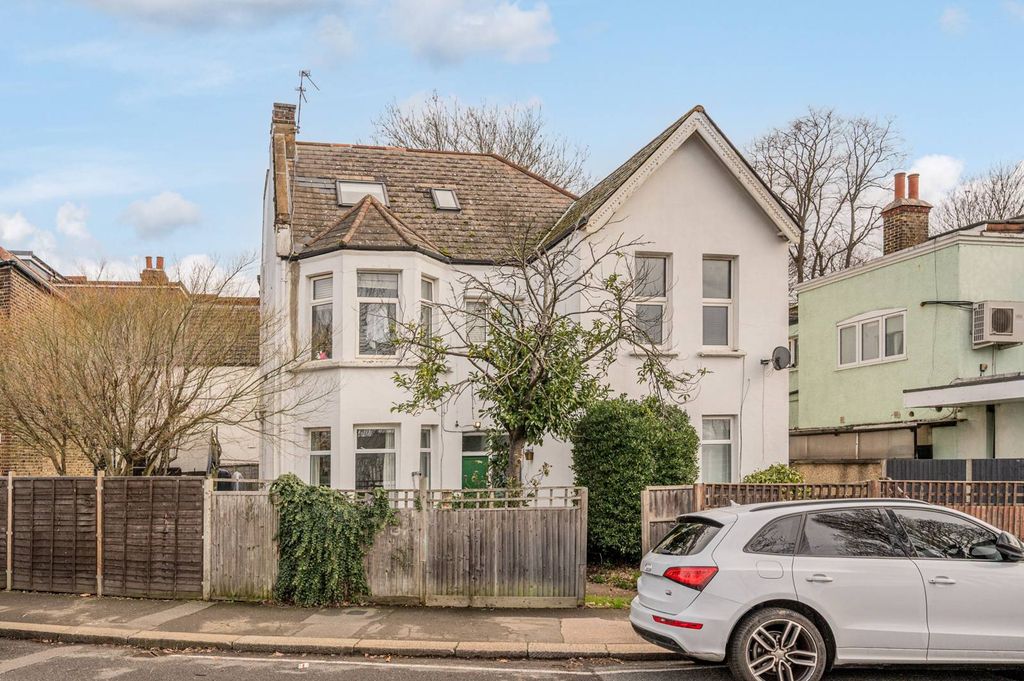 Property photo 2 of 8