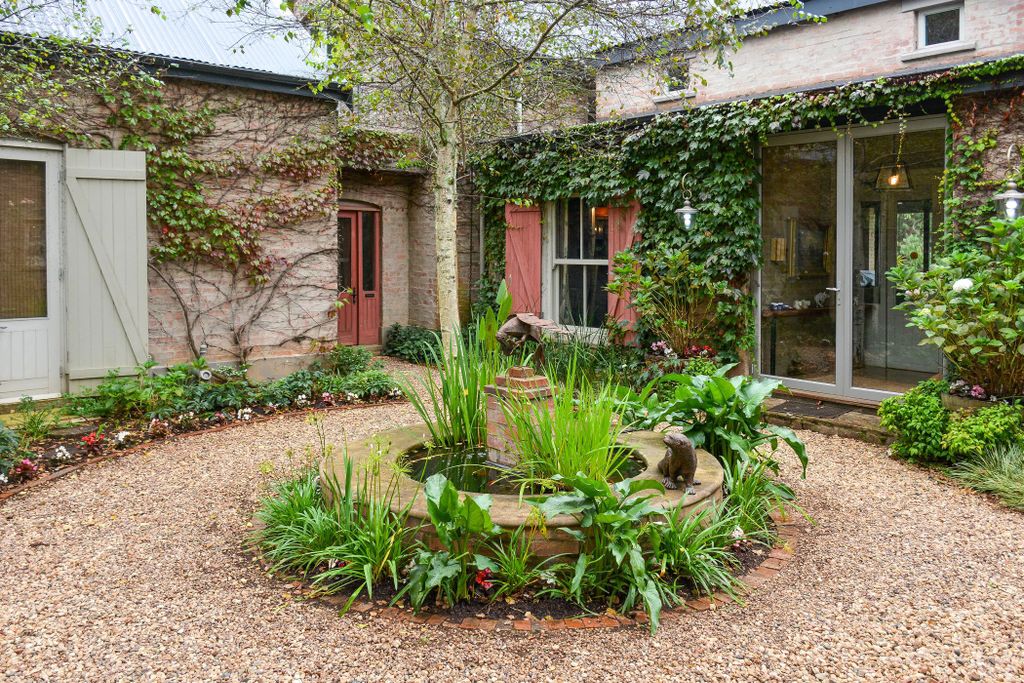 Property photo 2 of 24 1Pm1732158