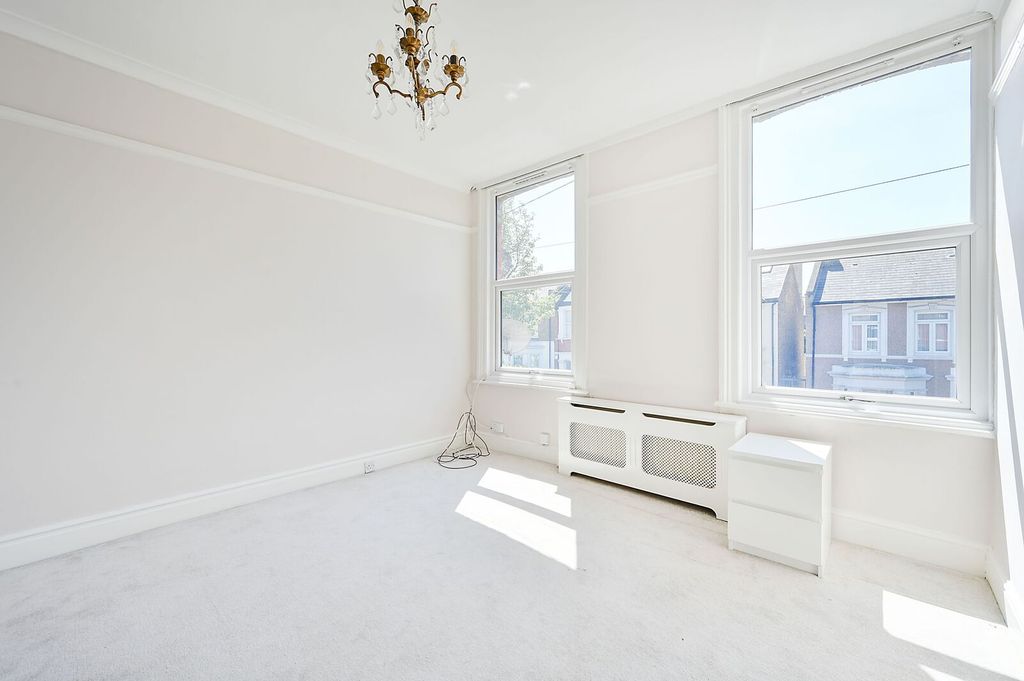 Property photo 2 of 8
