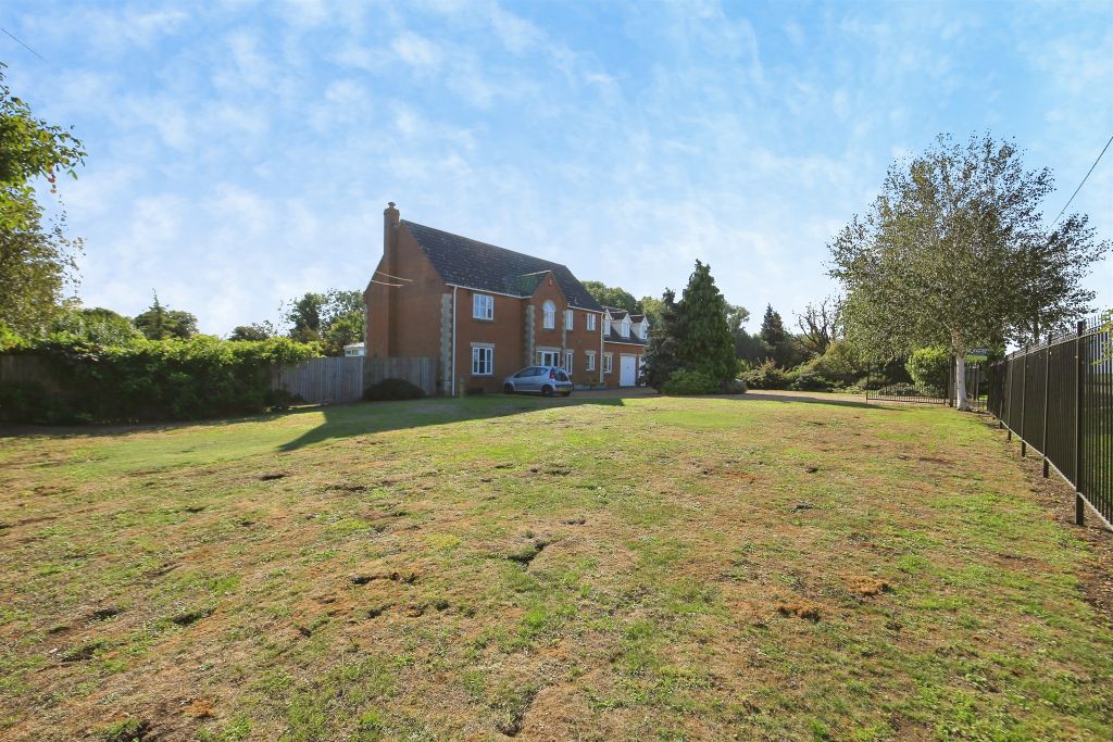 Property photo 2 of 20