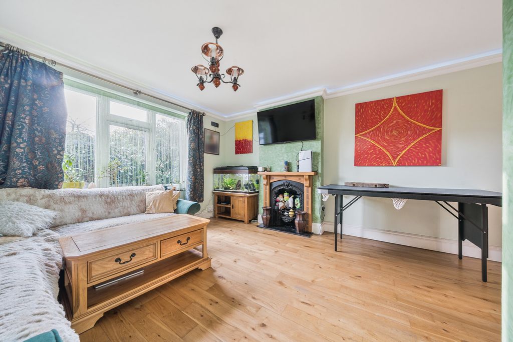 Property photo 3 of 21 Reception