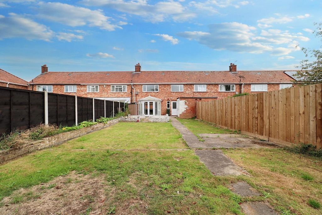 Property photo 2 of 19