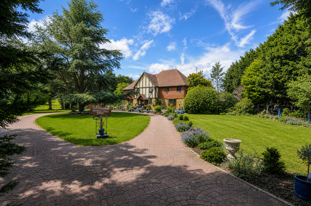 Property photo 1 of 46 096c2512-d9A3-40F2-81Fd-Edadb288048c