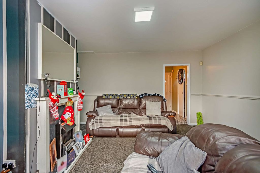 Property photo 3 of 23