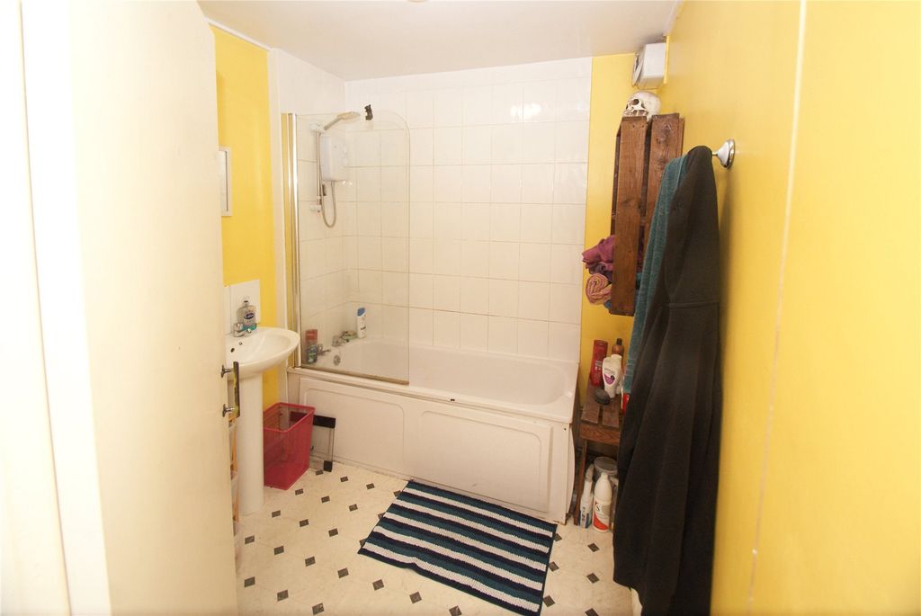 Property photo 3 of 6 Picture No. 02