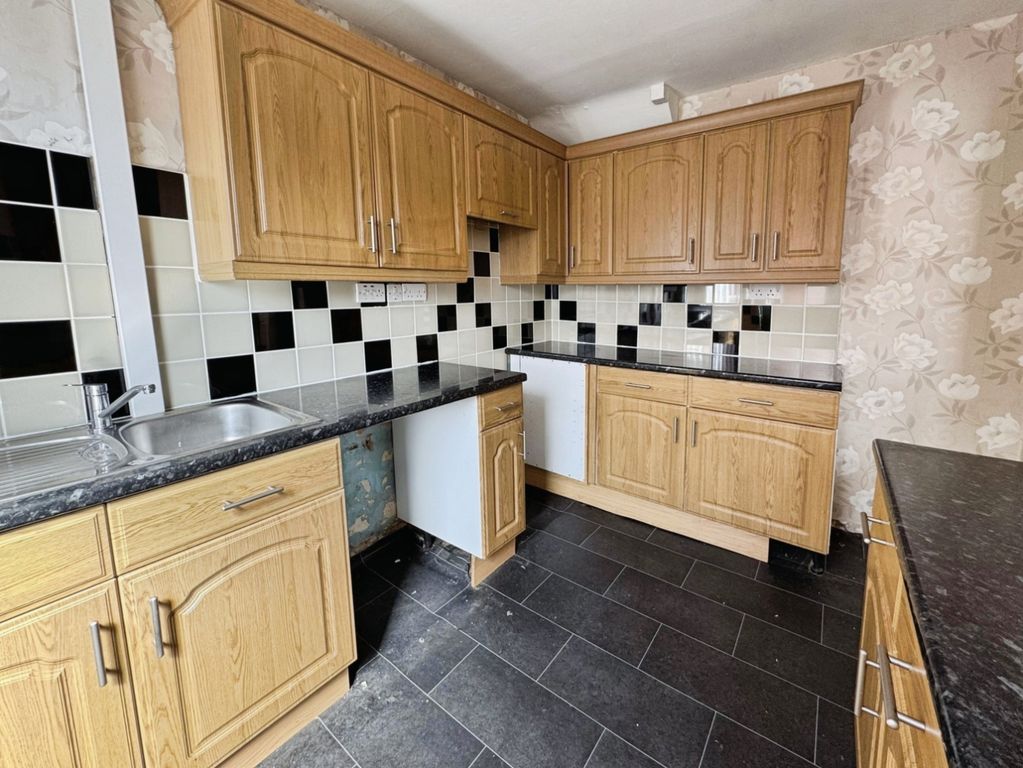 Property photo 2 of 14 Pbox-Kitchen-335321.Jpg