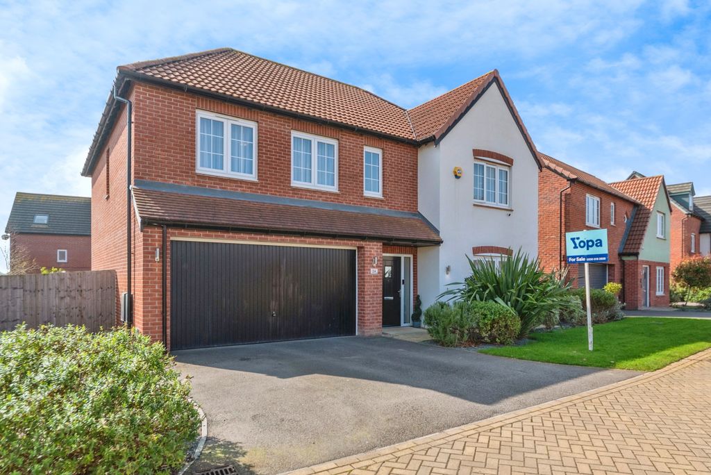 Property photo 3 of 24 24_Yarnworth_Road-23