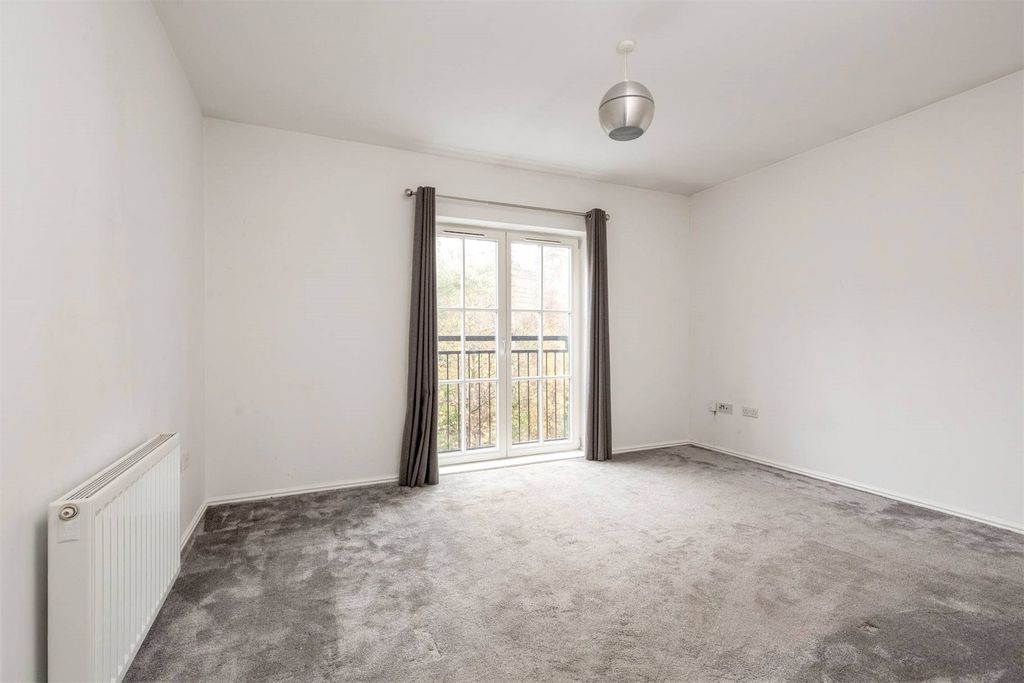 Property photo 3 of 20 Picture No. 02