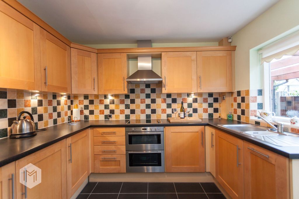 Property photo 2 of 21 Picture No. 03