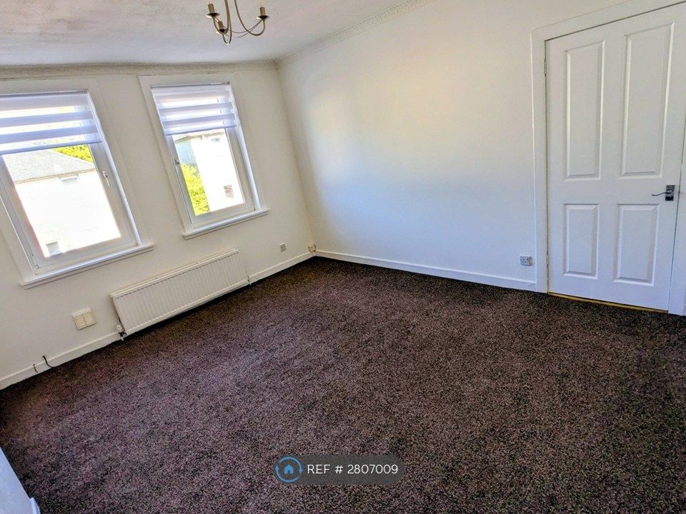 Property photo 3 of 9 Lounge