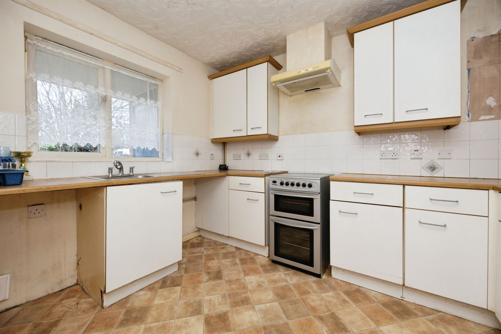 Property photo 2 of 16