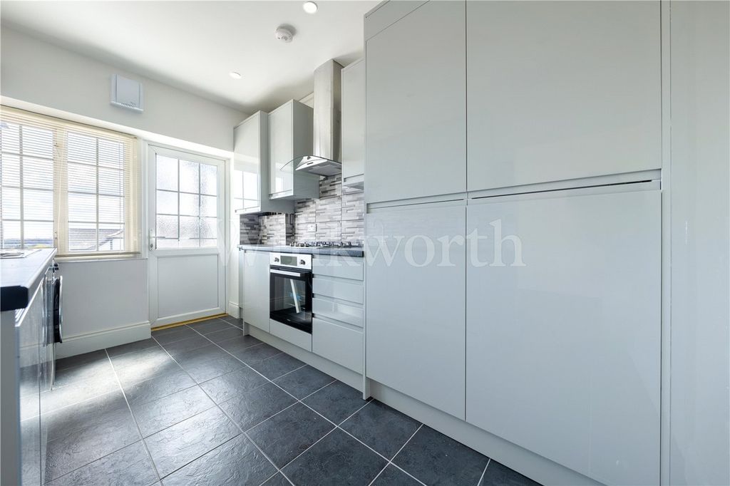 Property photo 1 of 15 Picture No. 02