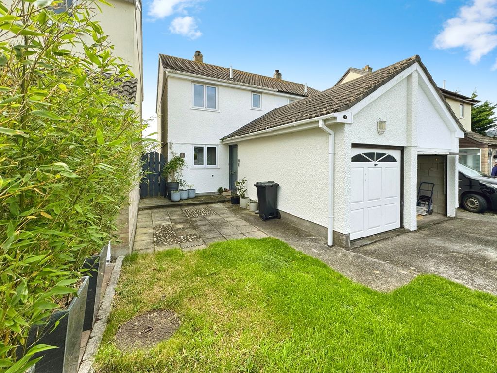 Property photo 1 of 17 Front