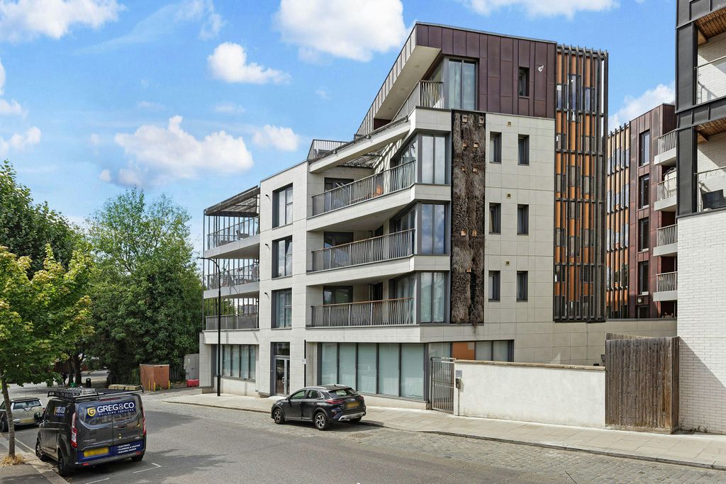 Property photo 2 of 10 Fre__Ground_Floor__159_Maygrove_Road__17.Jpg