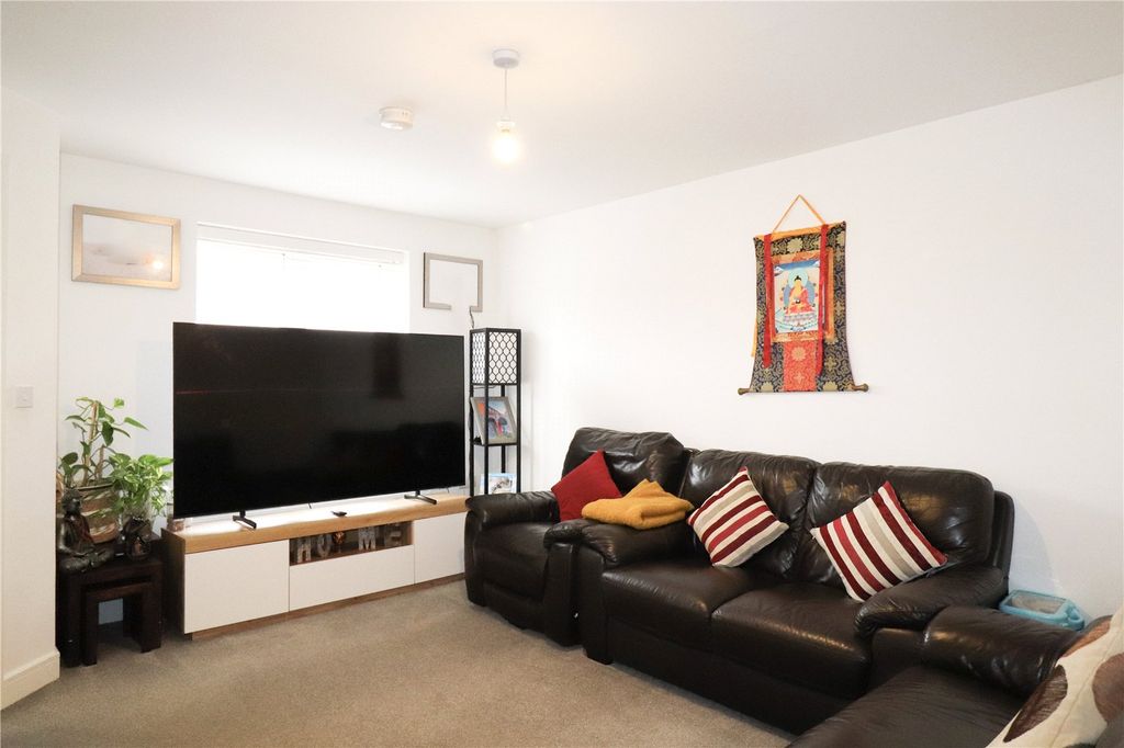 Property photo 2 of 34 Picture No. 39