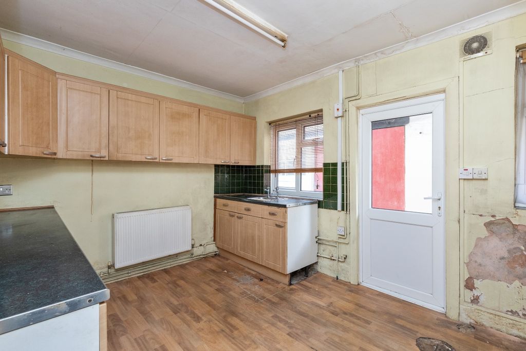 Property photo 2 of 12 4134995