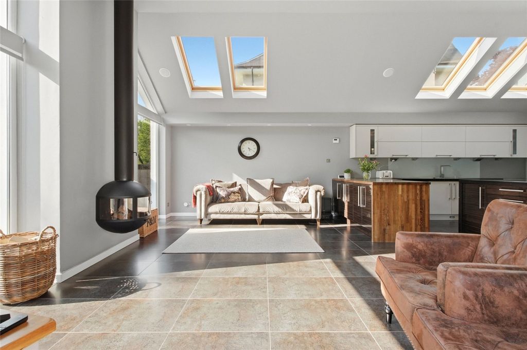 Additional image 7 of 4 bed detached house for saleLymekilns, 6 Wellknowe Road, Thorntonhall, Glasgow G74