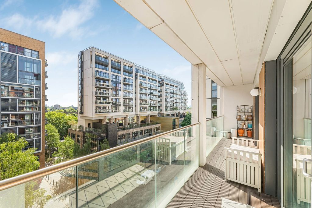 Property photo 2 of 16 Balcony