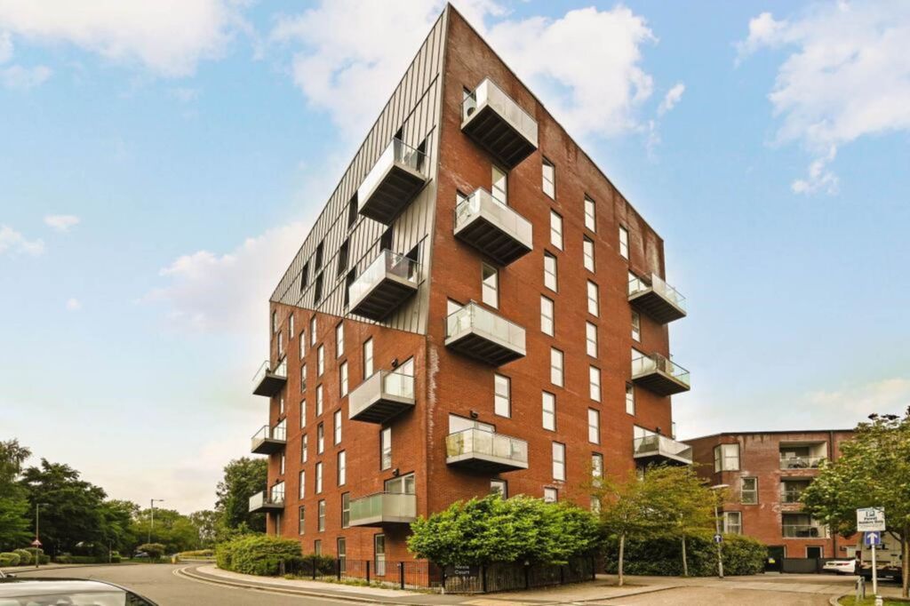 Property photo 1 of 11