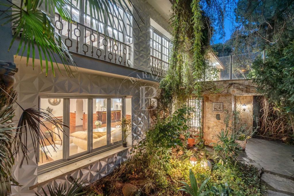 Property photo 1 of 34