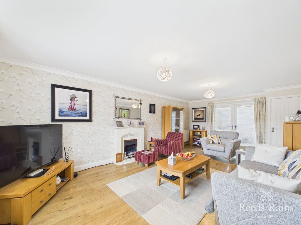 Property photo 3 of 26 Sitting Room