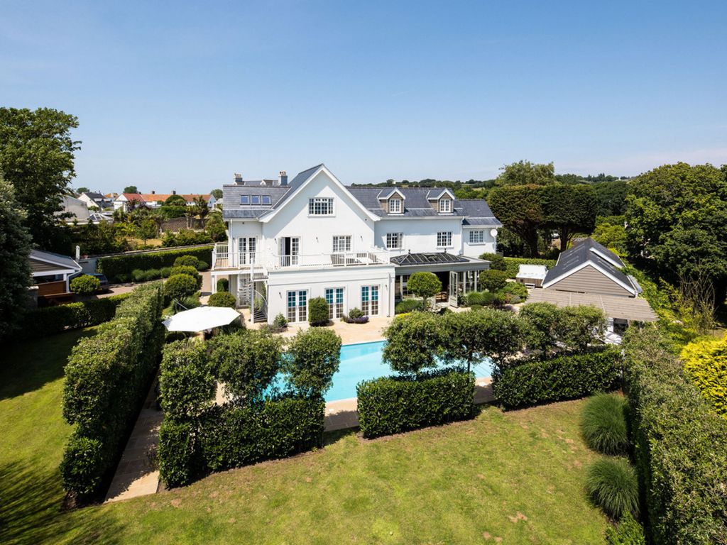 Property photo 1 of 37