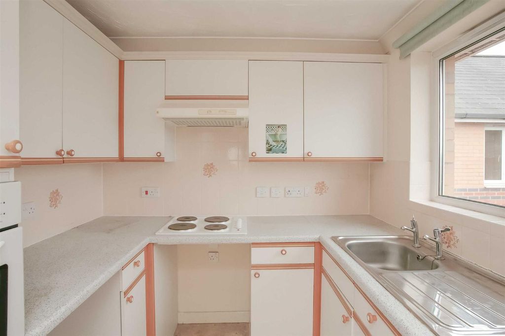 Property photo 2 of 9