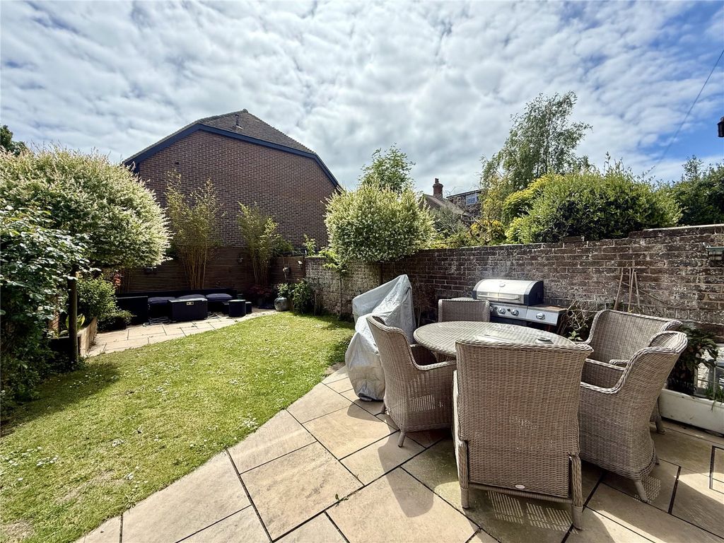 Property photo 3 of 10 Picture No. 02